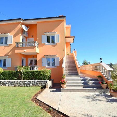 Apartments Mladenka Malinska Bagian luar foto